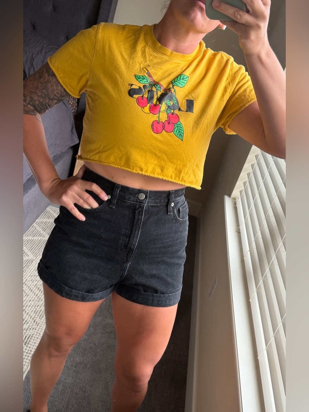 LEVIS Reworked Distressed Cherry Graphic Crop Top Tee Yellow Small